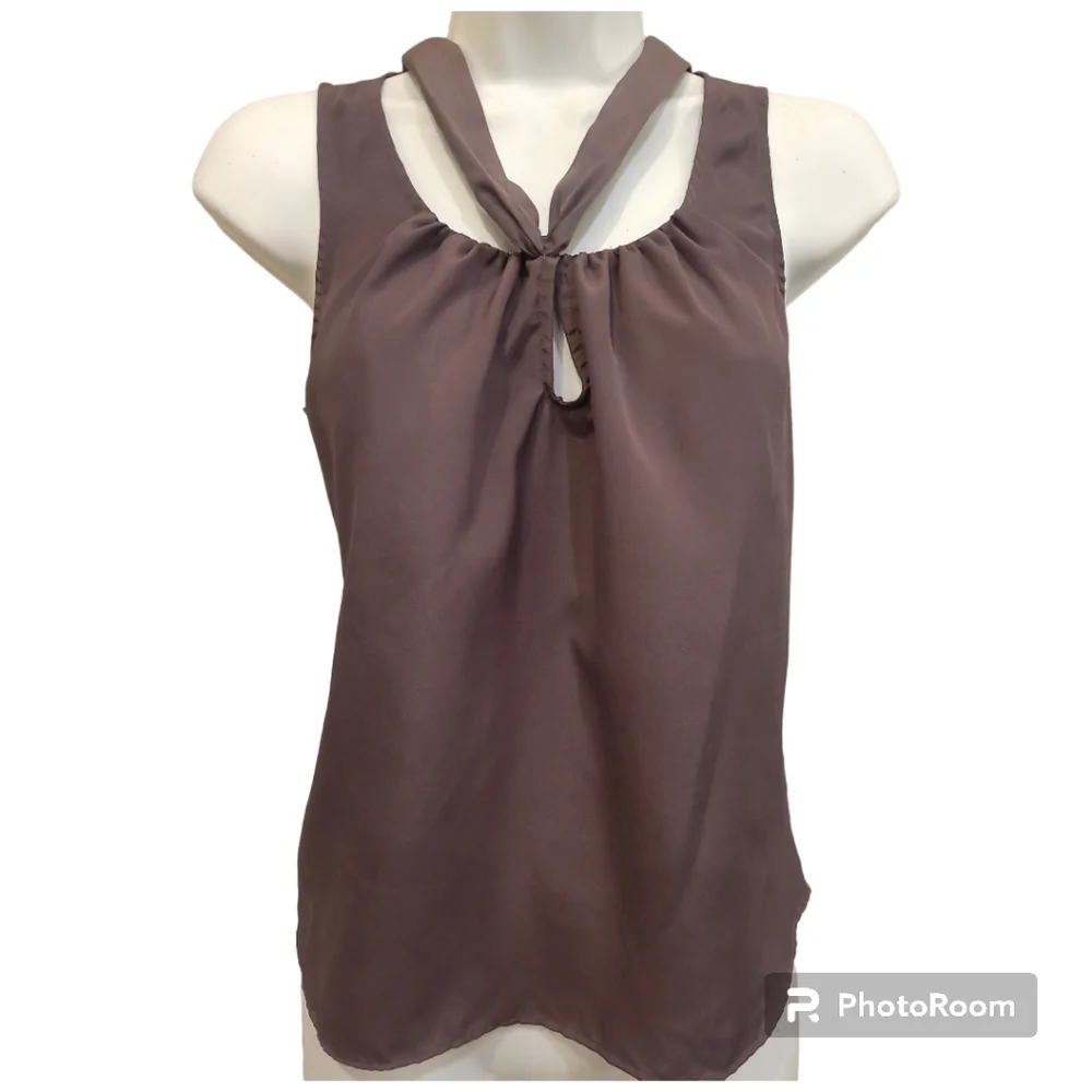 Beautiful flattering dressy tank top
